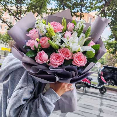 潍坊11朵戴安娜粉玫瑰百合，与你一起追逐梦想